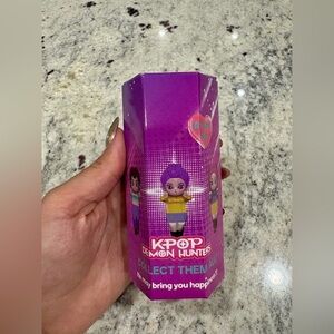K-POP DEMON HUNTER
HIPPER BLIND BOX - 1 pc